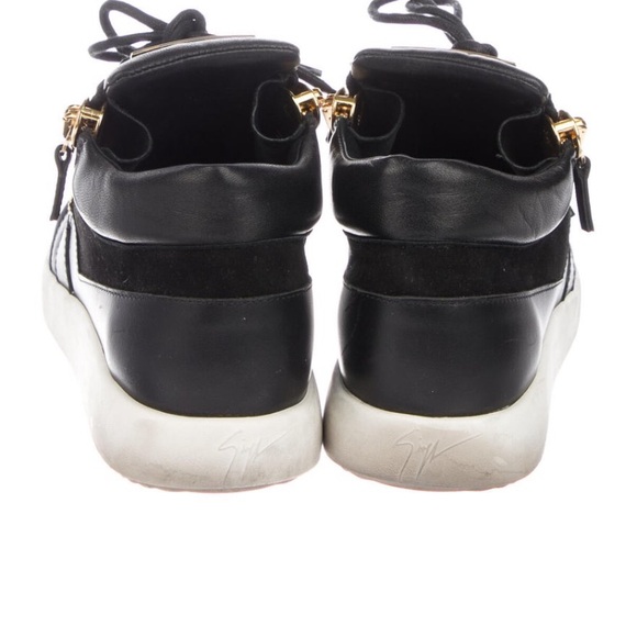 EUC-Giuseppe Zannoti sneakers. Black, gold and white with gold zipper size 8 - Picture 4 of 7